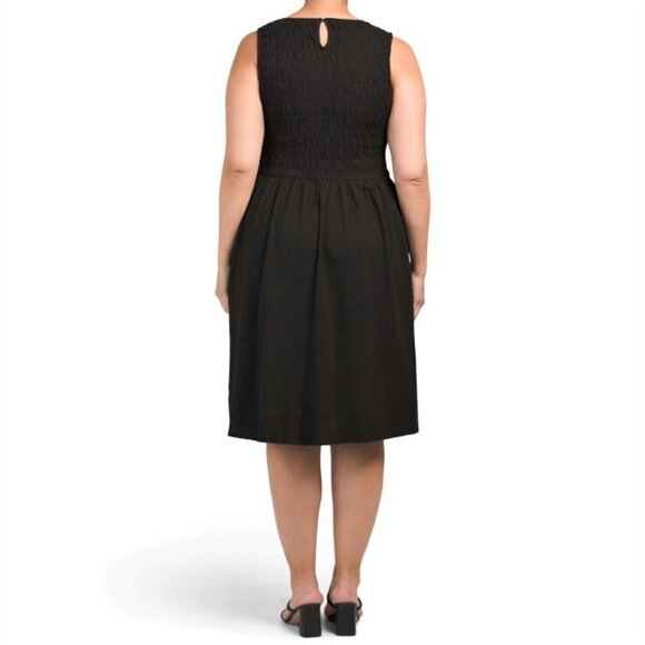 NWT T Tahari Women's Plus Sleeveless Smocked Cotton Midi Dress - Picture 2 of 6